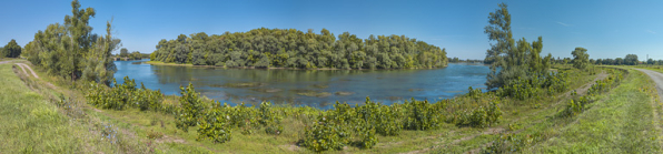 Vue d'ensemble de la partie de bief comprise entre les deux barrages de Charnay. A gauche, l'ancien et à droite, le nouveau. © Région Bourgogne-Franche-Comté, Inventaire du patrimoine