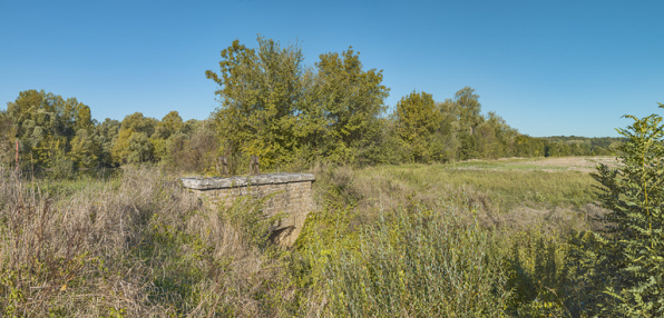 Le ponceau dans son environnement. © Région Bourgogne-Franche-Comté, Inventaire du patrimoine