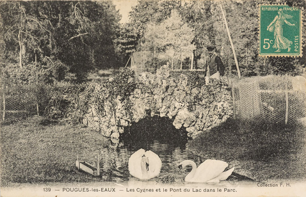 Pont rustique et la mare aux canards. © Région Bourgogne-Franche-Comté, Inventaire du patrimoine