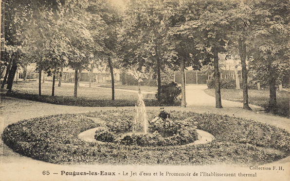 Rond-point central du parc, parterre et jet d'eau. © Région Bourgogne-Franche-Comté, Inventaire du patrimoine