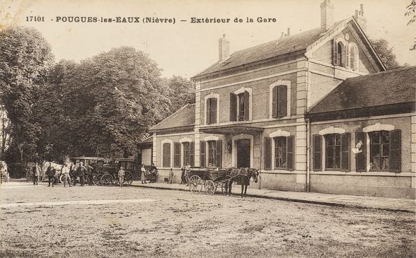 Façade, côté place. © Région Bourgogne-Franche-Comté, Inventaire du patrimoine