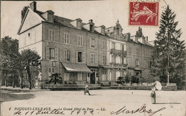 Vue extérieure de l'hôtel après la mise au goût du jour de la façade au début du 20e siècle. © Région Bourgogne-Franche-Comté, Inventaire du patrimoine