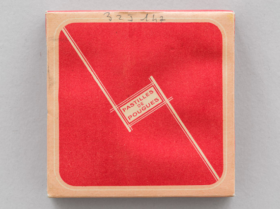 Boîte de pastilles de Pougues (revers). © Région Bourgogne-Franche-Comté, Inventaire du patrimoine