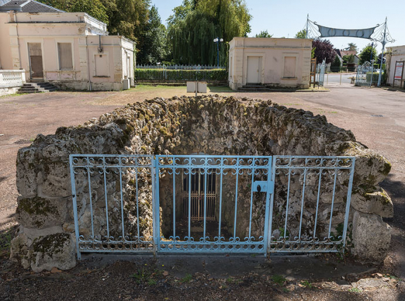 Escalier de la source, détail. © Région Bourgogne-Franche-Comté, Inventaire du patrimoine