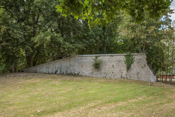 Mur du labyrinthe. © Région Bourgogne-Franche-Comté, Inventaire du patrimoine