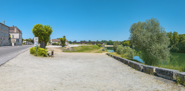 Le port de Verdun : rampe d'accès et escaliers de service. © Région Bourgogne-Franche-Comté, Inventaire du patrimoine