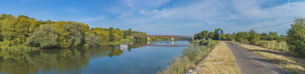 Le pont de Bragny vu d'amont depuis la rive droite. © Région Bourgogne-Franche-Comté, Inventaire du patrimoine