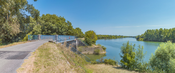 Le pont sur la Dheune, vu d'aval. © Région Bourgogne-Franche-Comté, Inventaire du patrimoine