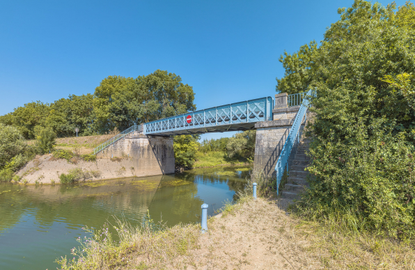 Le pont sur la Dheune, vu d'amont.  © Région Bourgogne-Franche-Comté, Inventaire du patrimoine