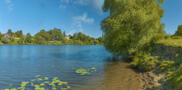 Raconnay, depuis la rive gauche de la Saône. © Région Bourgogne-Franche-Comté, Inventaire du patrimoine