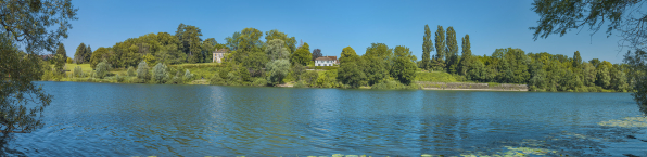 Vue d'ensemble de la banquette de halage et du mur de soutènement, depuis la rive gauche. © Région Bourgogne-Franche-Comté, Inventaire du patrimoine