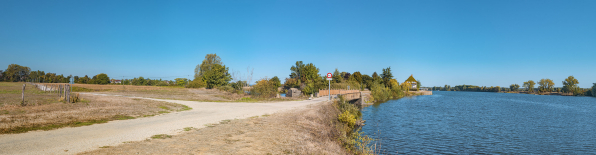 Le pont sur la Grosne et le port de Grosne, vus d'aval. © Région Bourgogne-Franche-Comté, Inventaire du patrimoine