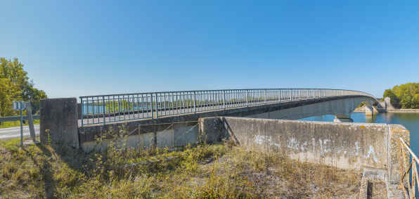 Vue d'ensemble du pont de Thorey depuis la culée de la rive gauche. © Région Bourgogne-Franche-Comté, Inventaire du patrimoine