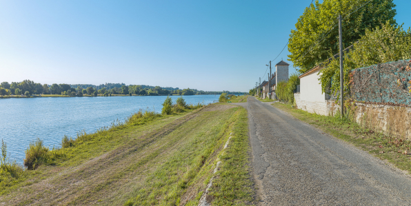 Vue d'ensemble du port de La Colonne au niveau de la cale double. © Région Bourgogne-Franche-Comté, Inventaire du patrimoine