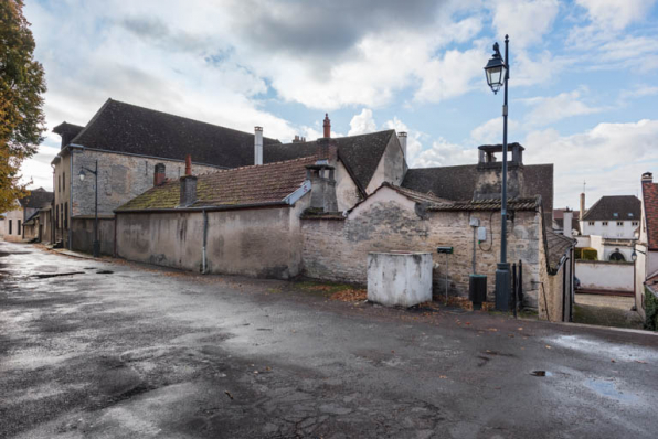 Vue d'ensemble côté rempart de la Comédie, depuis le nord-ouest. © Région Bourgogne-Franche-Comté, Inventaire du patrimoine