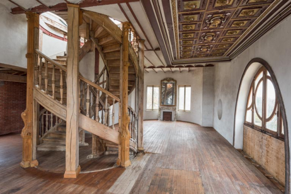 Corps sud : 2e étage avec l'escalier dit de Chambord. © Région Bourgogne-Franche-Comté, Inventaire du patrimoine