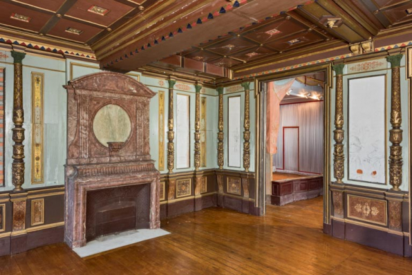 Foyer : vue d'ensemble, montrant la scène à droite. © Région Bourgogne-Franche-Comté, Inventaire du patrimoine