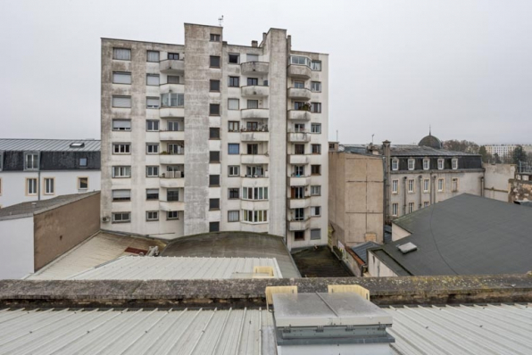 Immeuble rue Maréchal Foch : façade postérieure, vue depuis le bâtiment d'origine rue des Perrières. Entre les deux, la salle 3 à gauche et la salle 2 à droite. © Région Bourgogne-Franche-Comté, Inventaire du patrimoine Immeuble rue Maréchal Foch : façade postérieure, vue depuis le bâtiment d'origine rue des Perrières. Entre les deux, la salle 3 à gauche et la salle 2 à droite. © Région Bourgogne-Franche-Comté, Inventaire du patrimoine