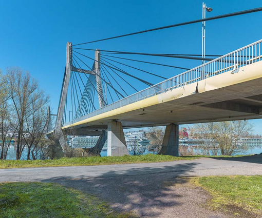 Vue rapprochée du pont, depuis la rive gauche. © Région Bourgogne-Franche-Comté, Inventaire du patrimoine