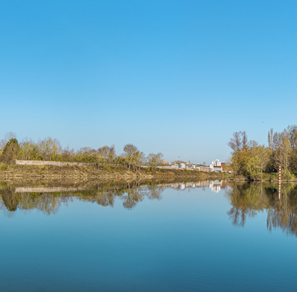 Le port nord et l'arrivée du canal du Centre dans la Saône. © Région Bourgogne-Franche-Comté, Inventaire du patrimoine