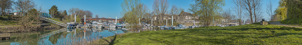 Vue d'ensemble du port de plaisance et de la passerelle. © Région Bourgogne-Franche-Comté, Inventaire du patrimoine