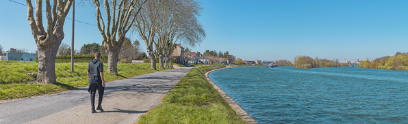 Le quai Bellevue et les iles de Benne-la-Faux. © Région Bourgogne-Franche-Comté, Inventaire du patrimoine