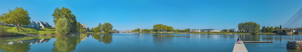 Chalon-sur-Saône vue d'amont ; à gauche, l'entrée du bras des Chavannes. © Région Bourgogne-Franche-Comté, Inventaire du patrimoine