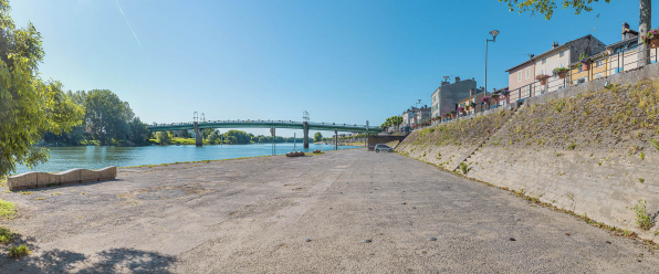 Le bas-port et le mur de quai nord, à Tournus. © Région Bourgogne-Franche-Comté, Inventaire du patrimoine