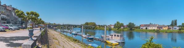 Le quai à gradins et la halte nautique. © Région Bourgogne-Franche-Comté, Inventaire du patrimoine