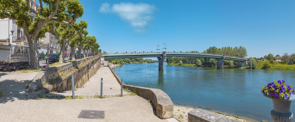 Le pont de Tournus, vu d'aval, au niveau de la banquette de halage. © Région Bourgogne-Franche-Comté, Inventaire du patrimoine