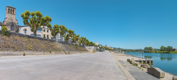 Quai sud, au pied de l'église Sainte-Madeleine. © Région Bourgogne-Franche-Comté, Inventaire du patrimoine