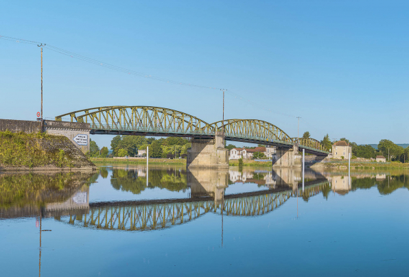 Le pont de Fleurville, vu d'amont, depuis la rive gauche. © Région Bourgogne-Franche-Comté, Inventaire du patrimoine