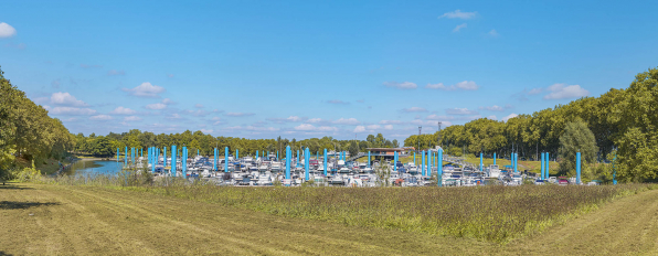 Le port de plaisance de Mâcon, vu d'aval. © Région Bourgogne-Franche-Comté, Inventaire du patrimoine