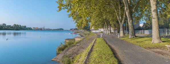 La Saône en amont de Mâcon, le long du Parc Nord de la ville. © Région Bourgogne-Franche-Comté, Inventaire du patrimoine