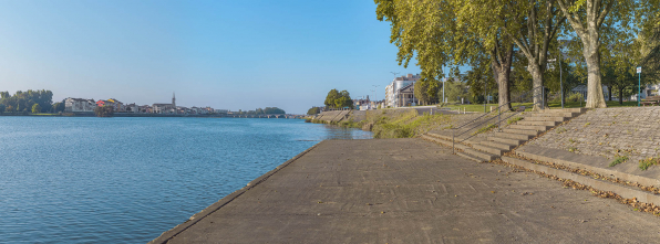 La Saône en amont du centre-ville de Mâcon. © Région Bourgogne-Franche-Comté, Inventaire du patrimoine