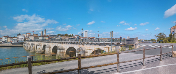 Vue d'ensemble du pont, d'aval et depuis la rive gauche. © Région Bourgogne-Franche-Comté, Inventaire du patrimoine