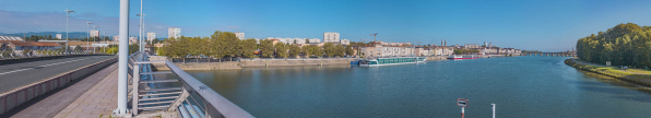 Le quai des Marans, vu depuis le pont François-Mitterrand. © Région Bourgogne-Franche-Comté, Inventaire du patrimoine