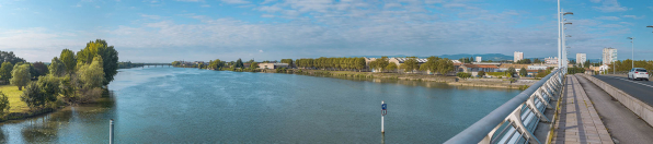 Les quais en aval du pont François-Mitterrand. © Région Bourgogne-Franche-Comté, Inventaire du patrimoine