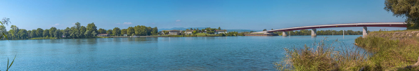 Vue d'ensemble du port et du pont d'Arciat depuis la rive gauche de la Saône. © Région Bourgogne-Franche-Comté, Inventaire du patrimoine