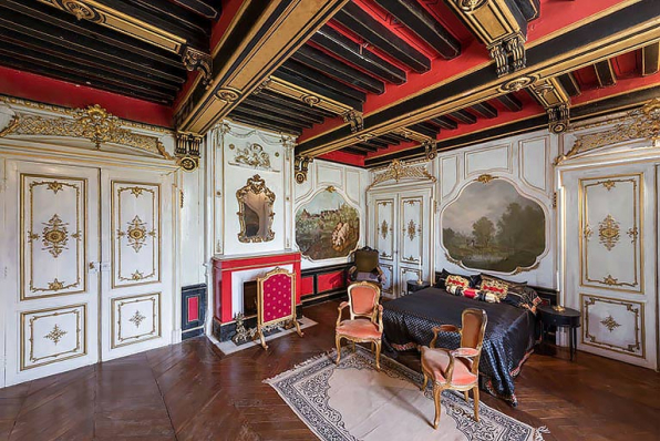 Demeure (salon à l'étage) : portes de l'ambassade de Russie et peintures de Druard et de Couturier. © Région Bourgogne-Franche-Comté, Inventaire du patrimoine