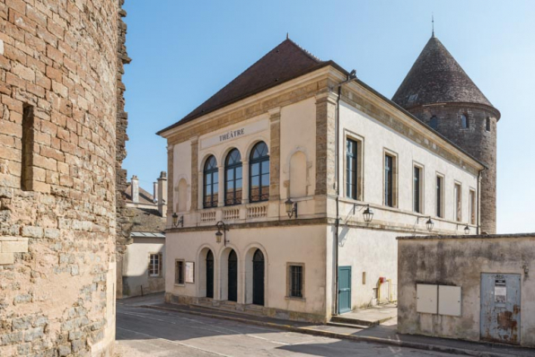 Façades antérieure et latérale droite. © Région Bourgogne-Franche-Comté, Inventaire du patrimoine