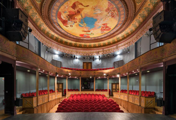 Salle : vue depuis la scène. © Région Bourgogne-Franche-Comté, Inventaire du patrimoine