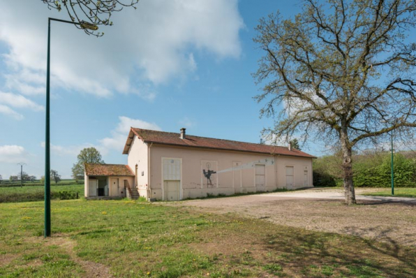 Façade antérieure, de trois quarts gauche. © Région Bourgogne-Franche-Comté, Inventaire du patrimoine