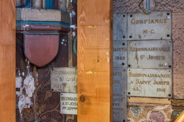 Ex-voto dans la 3e chapelle à gauche (sud). © Région Bourgogne-Franche-Comté, Inventaire du patrimoine