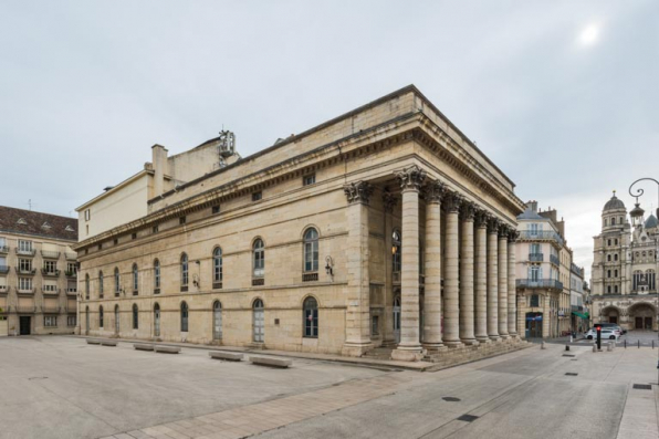 Façades antérieure et latérale gauche. © Région Bourgogne-Franche-Comté, Inventaire du patrimoine