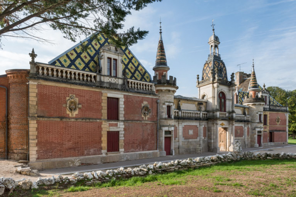 Elévation antérieure, de trois quarts gauche. © Région Bourgogne-Franche-Comté, Inventaire du patrimoine