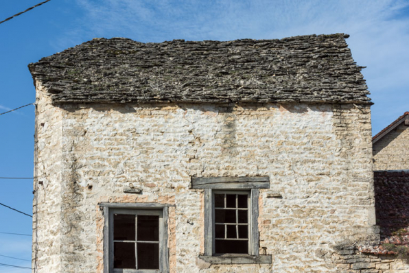 Détail de la toiture côté est.  © Région Bourgogne-Franche-Comté, Inventaire du patrimoine