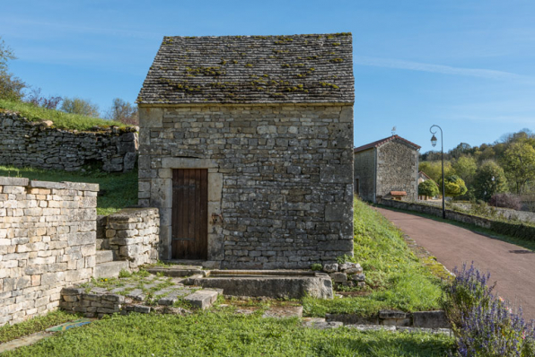 Vue de la maison depuis l'ouest.  © Région Bourgogne-Franche-Comté, Inventaire du patrimoine