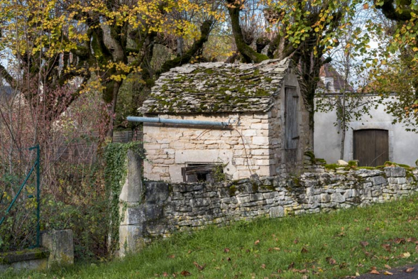 Vue d'ensemble depuis l'est.  © Région Bourgogne-Franche-Comté, Inventaire du patrimoine