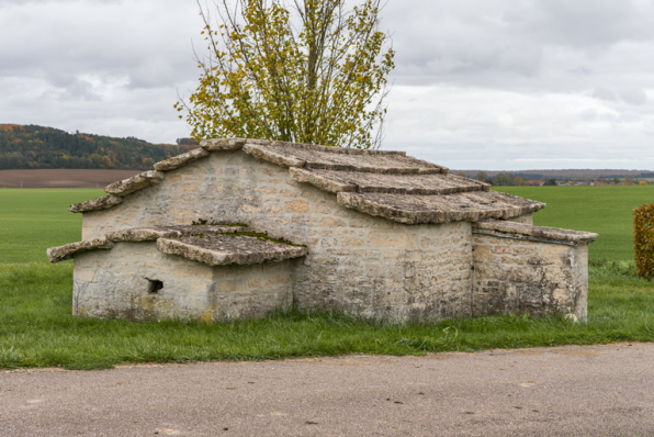 Vue d'ensemble depuis le nord-ouest.  © Région Bourgogne-Franche-Comté, Inventaire du patrimoine